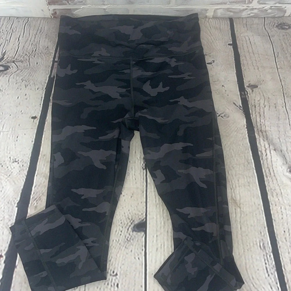 Athleta ultimate 7/8 tight medium - Picture 1 of 6